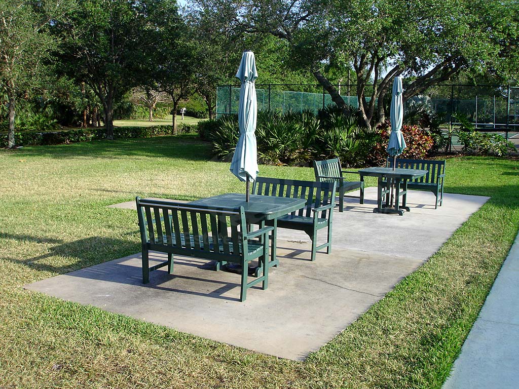 Manor Picnic Tables